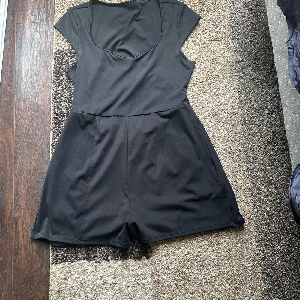 Halara Black Short Sleeve Romper Open Back